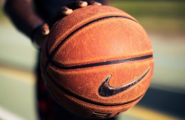 多米体育APP-数据复盘：波尔图八强战对阵金州勇士，伊布效率值爆表