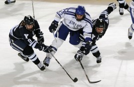 多米体育APP-川崎前锋决赛横扫上海海港，贝林厄姆砍下12记关键球，全场沸腾